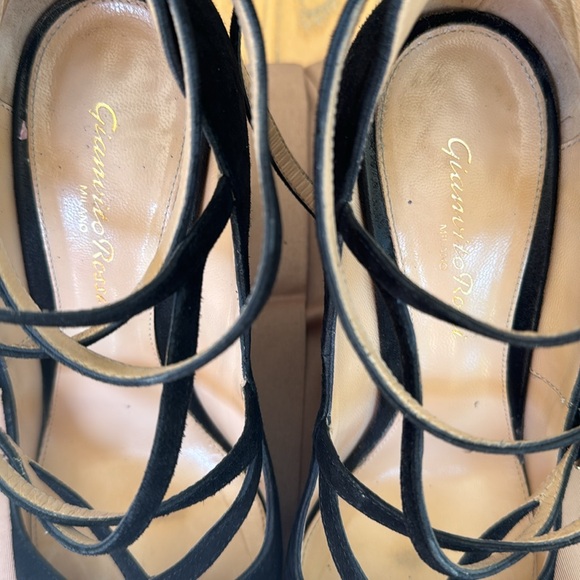 Designer black suede heels - Picture 8 of 8